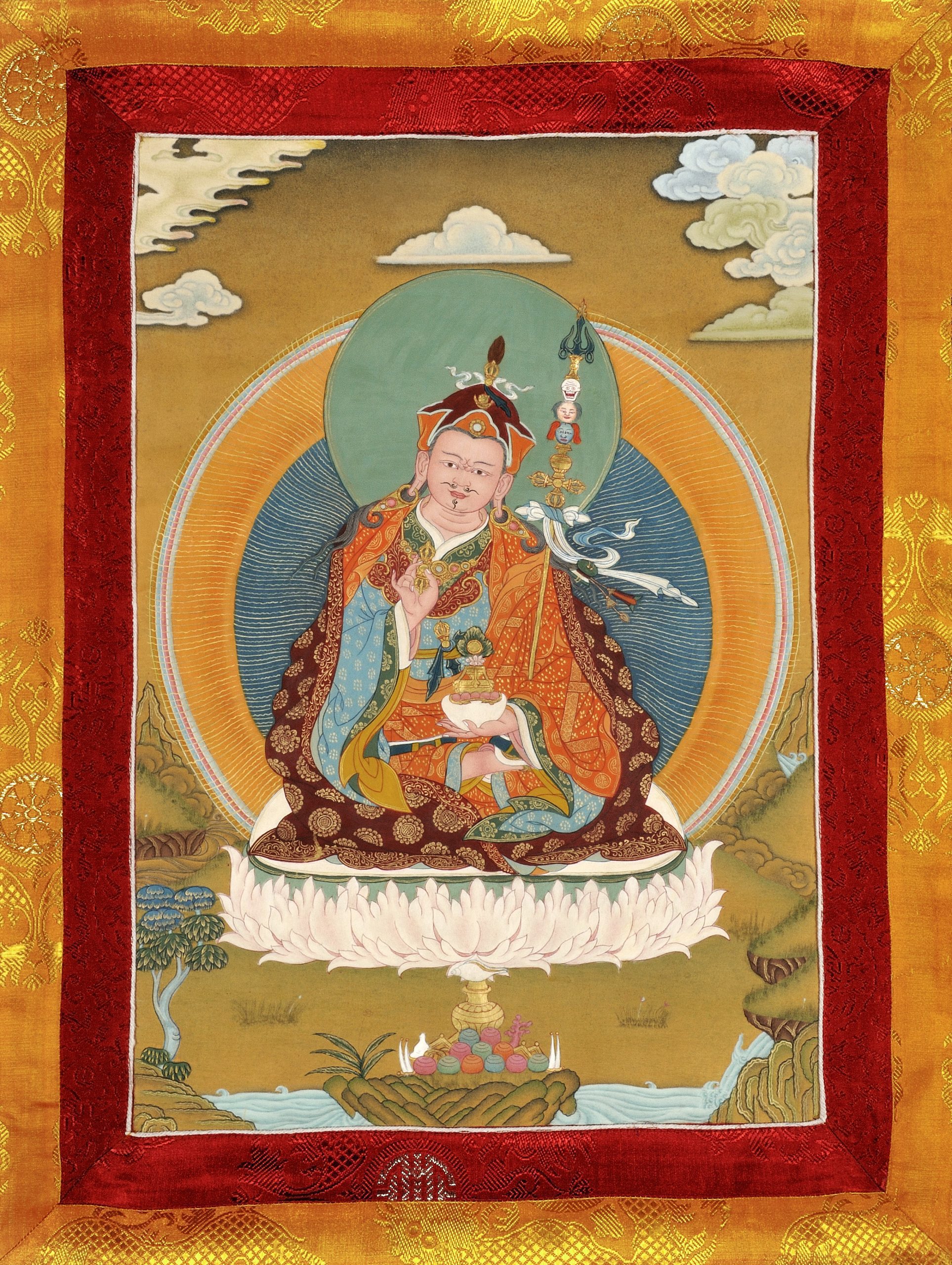 Thangka Padmasambhava, Bild 48 x 33 cm, eingenäht in Brokat