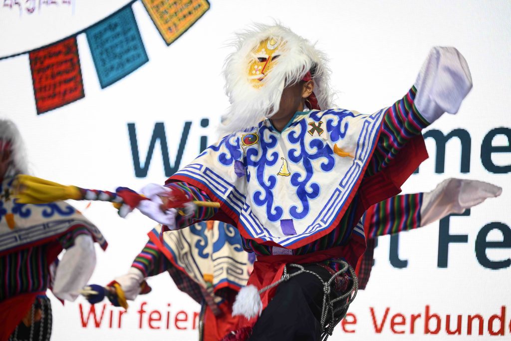 Tibet Fest | Tibet Haus, aufgenommen am Samstag (23.08.2025) auf dem Roßmarkt in Frankfurt am Main. Foto: Salome Roessler / lensandlight