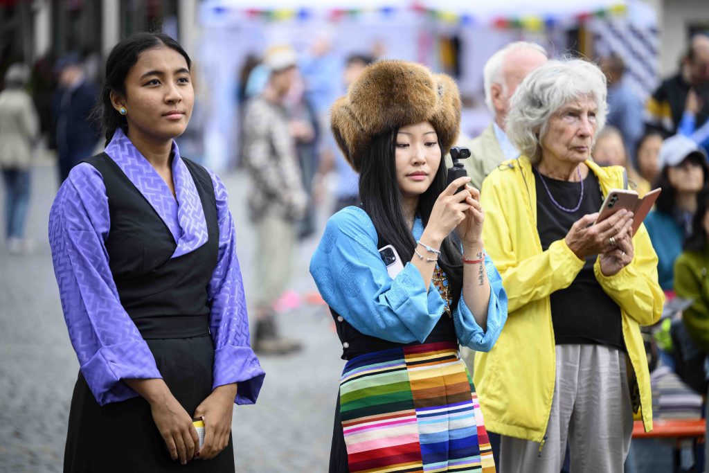 Tibet Fest | Tibet Haus, aufgenommen am Samstag (23.08.2025) auf dem Roßmarkt in Frankfurt am Main. Foto: Salome Roessler / lensandlight